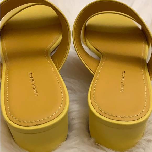 ❤️SOLD❤️Mansur Gavriel Yellow Sandals - Picture 4 of 10